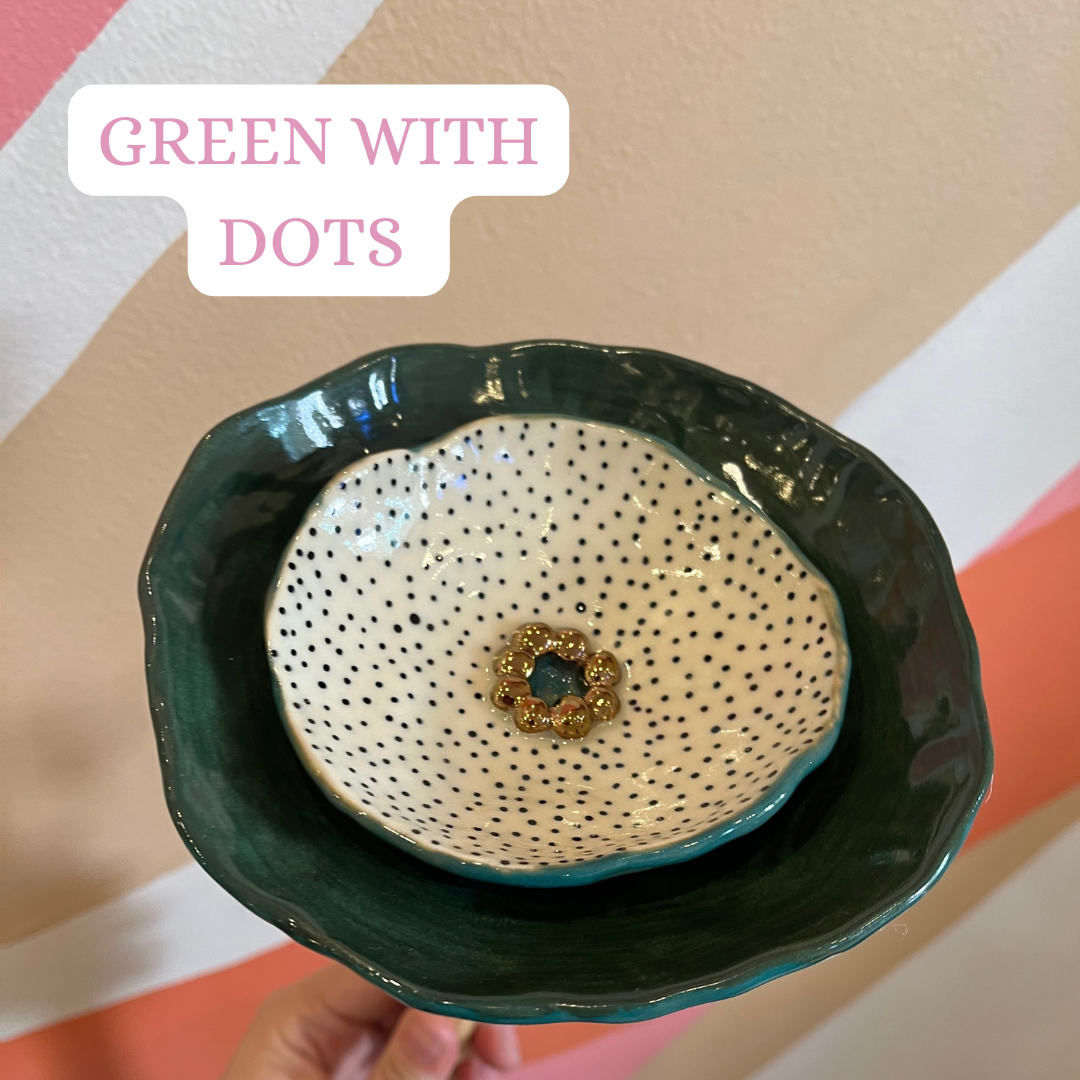 Mae Button Bee Bath - Greens