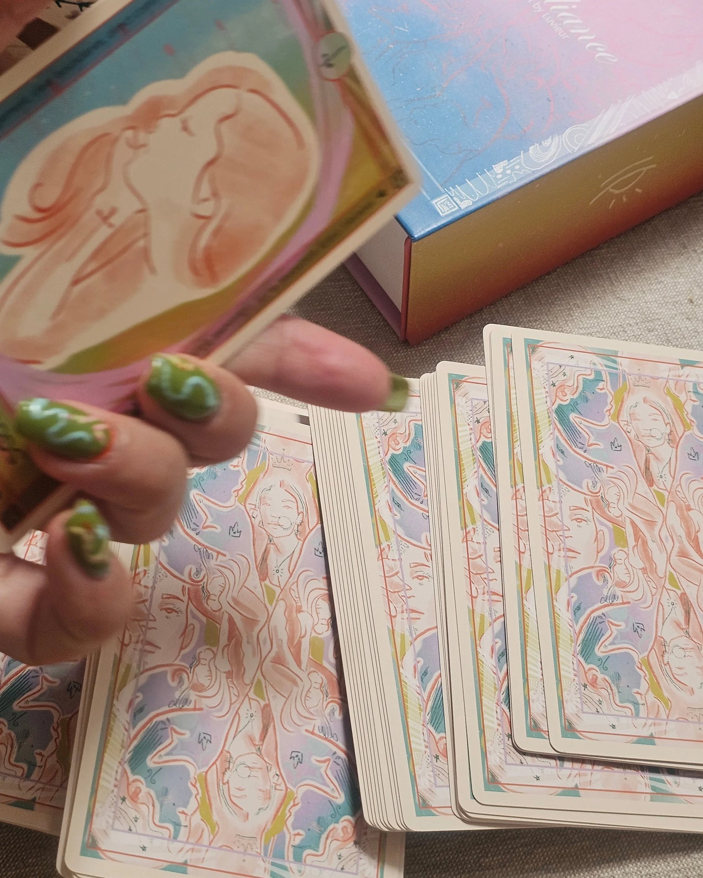 Luvieur Radiance Tarot Cards