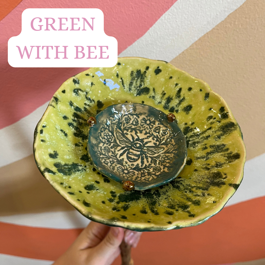 Mae Button Bee Bath - Greens