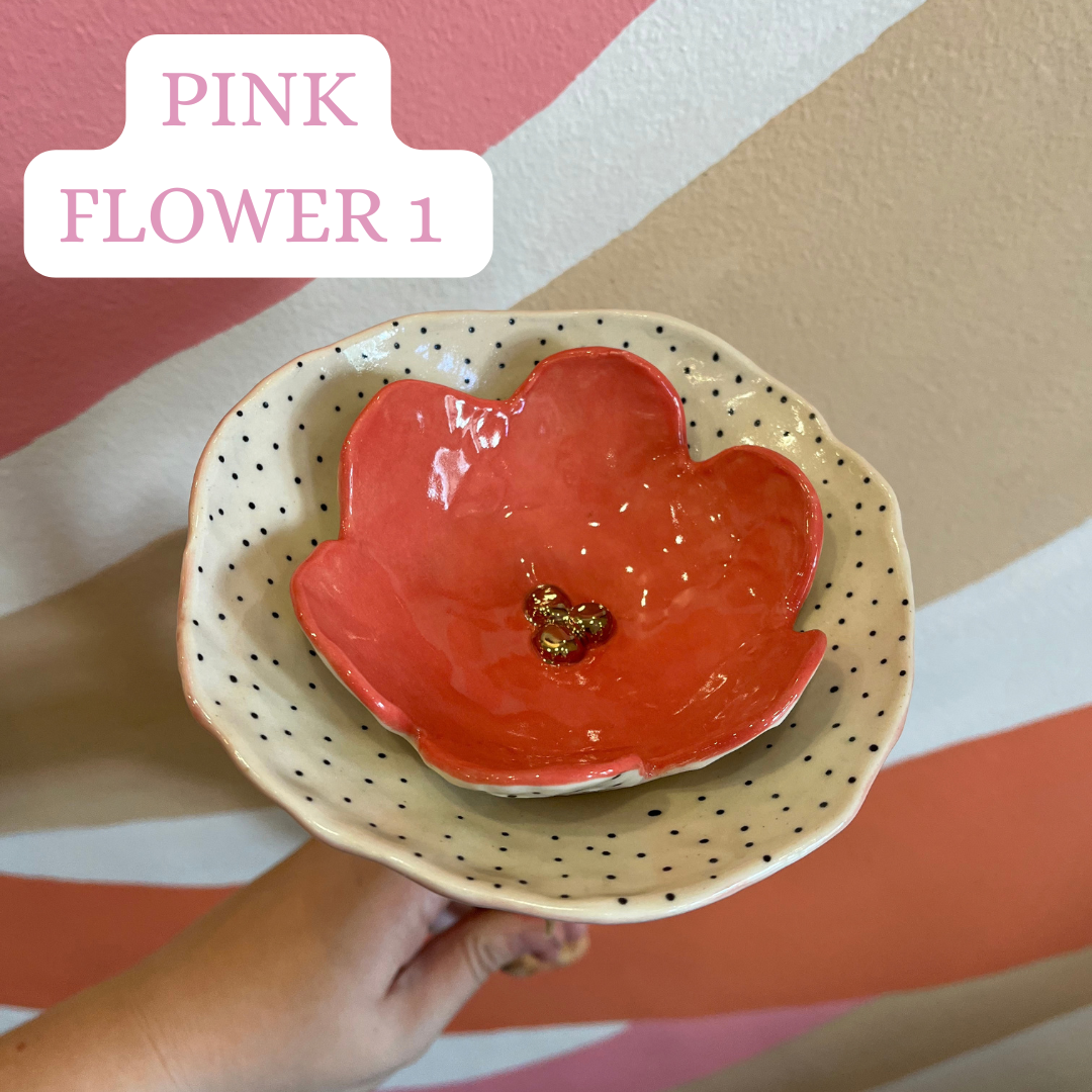 Mae Button Bee Bath - Pinks