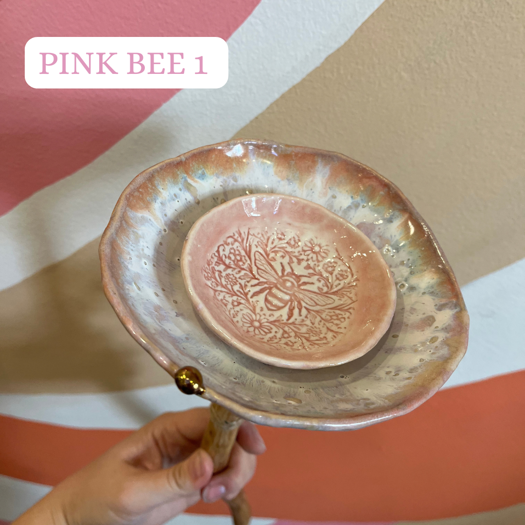 Mae Button Bee Bath - Pinks