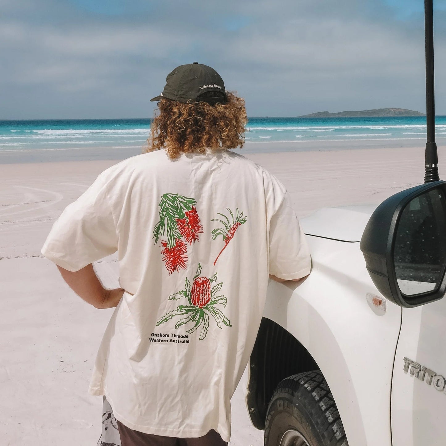 Onshore threads - Wildflower Tee