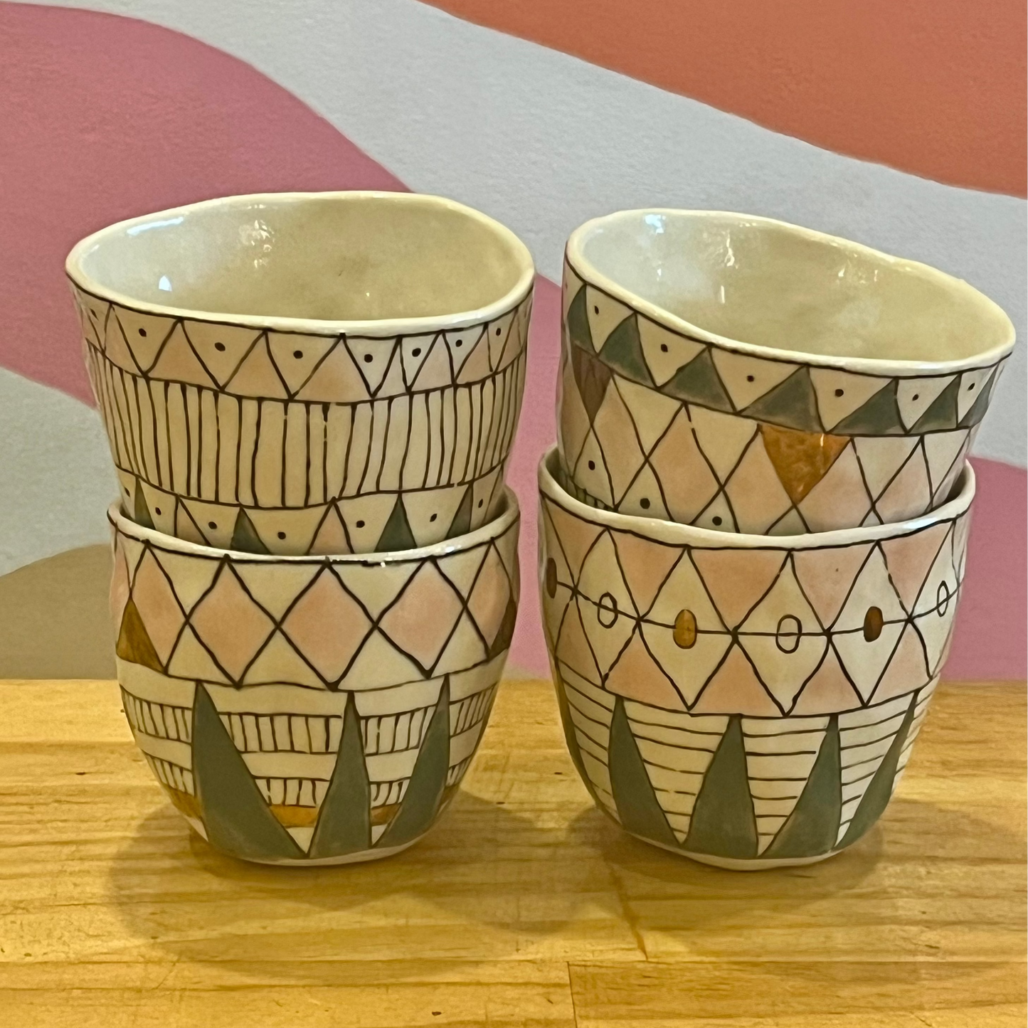 Mae button - No handle mugs with pattern