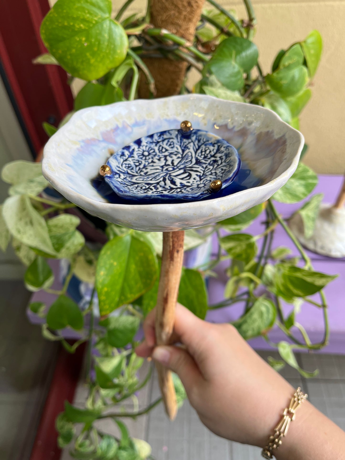 Mae Buttons - Bee bath - Navy Blue patterned Centre