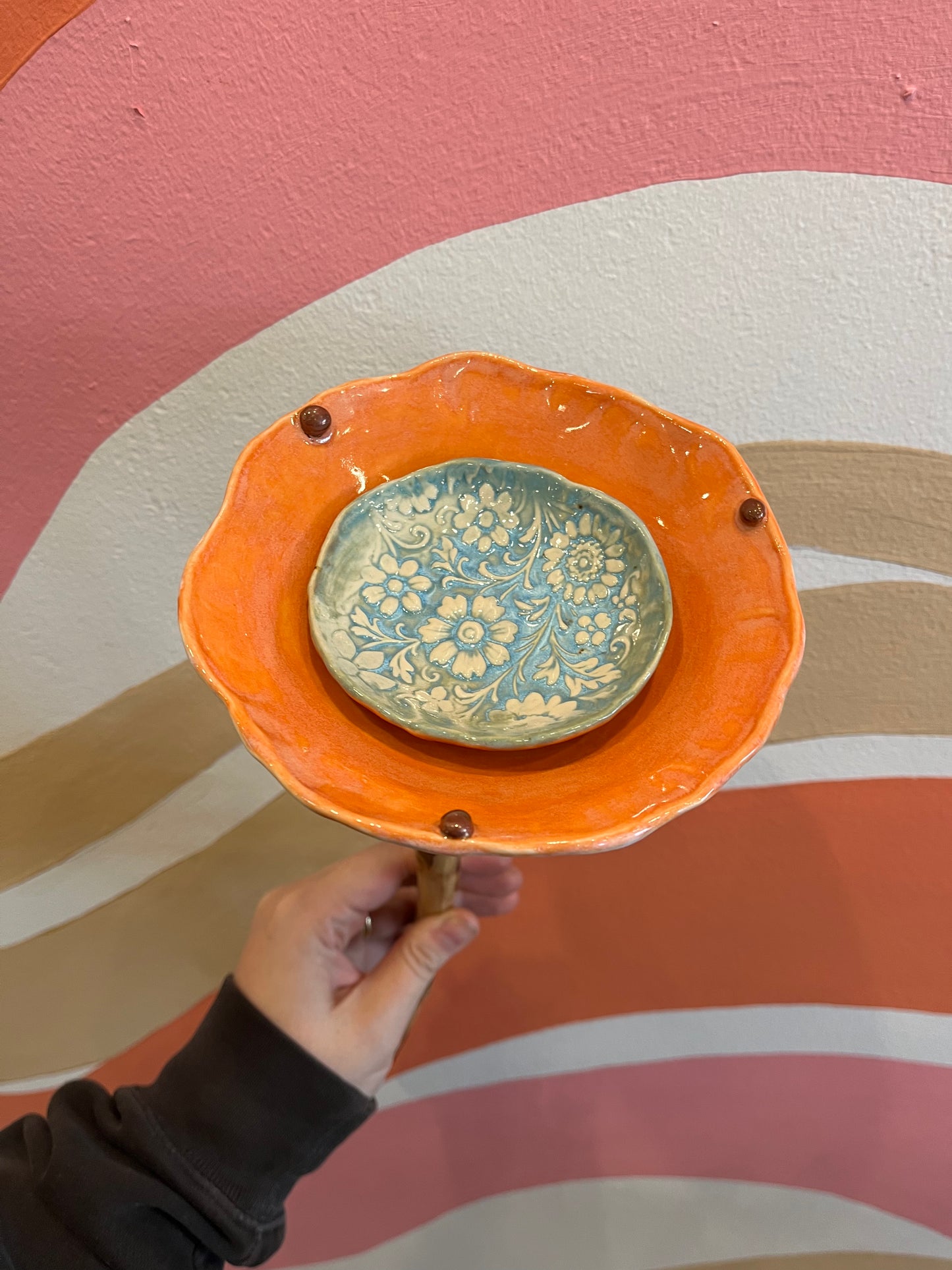 Mae button Bee bath - Orange tones