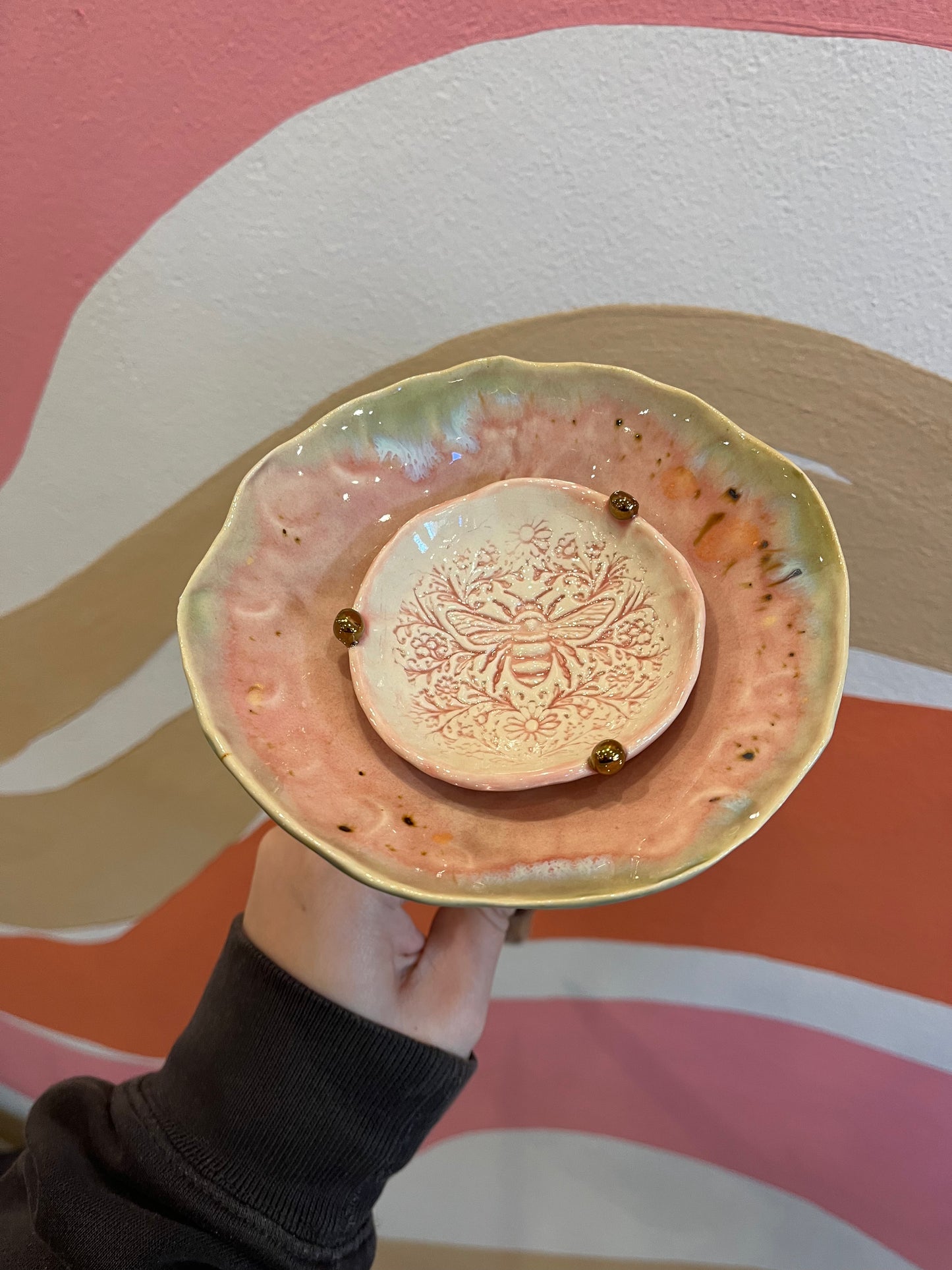 Mae Button Bee Bath - Pinks