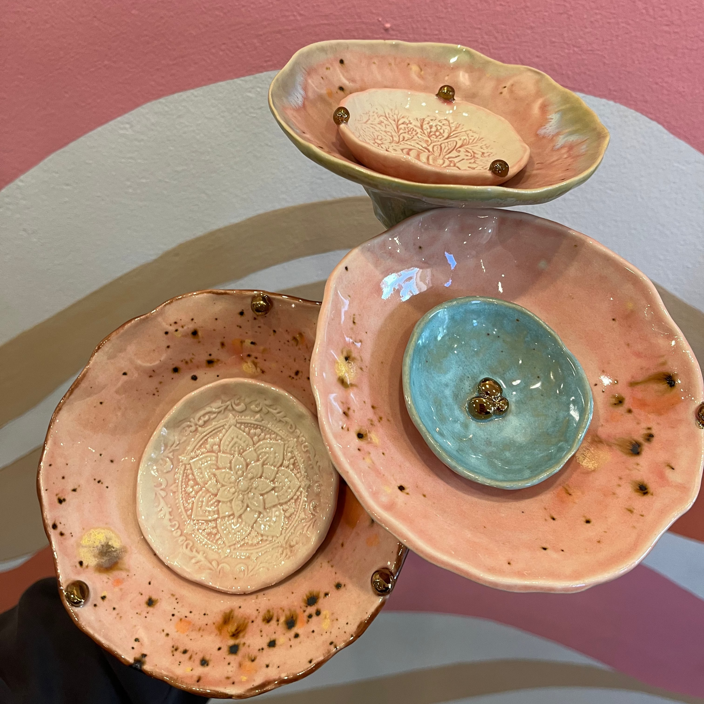 Mae Button Bee Bath - Pinks