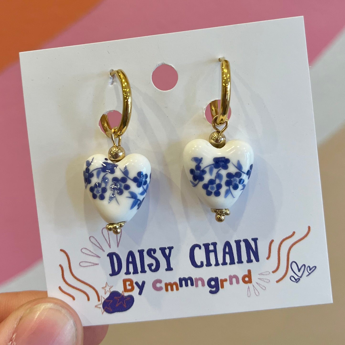 Daisy Chain - Delft Blue Hearts